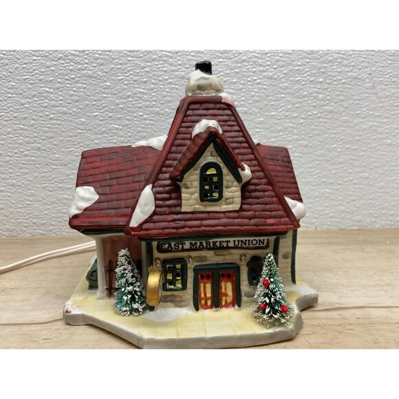 Vtg 1991 Christmas Valley East Market Union Illuminated Porcelain Building - Picture 6 of 16